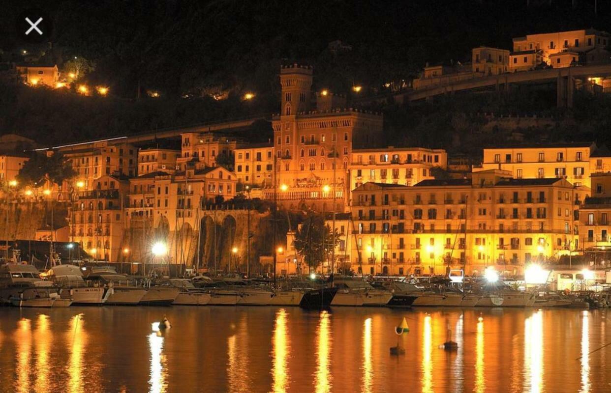 Dimora Dei Mercanti Salerno Exterior photo